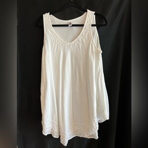 India Boutique White Boho Sleeveless Tunic Top – One Size 🕊️🌺